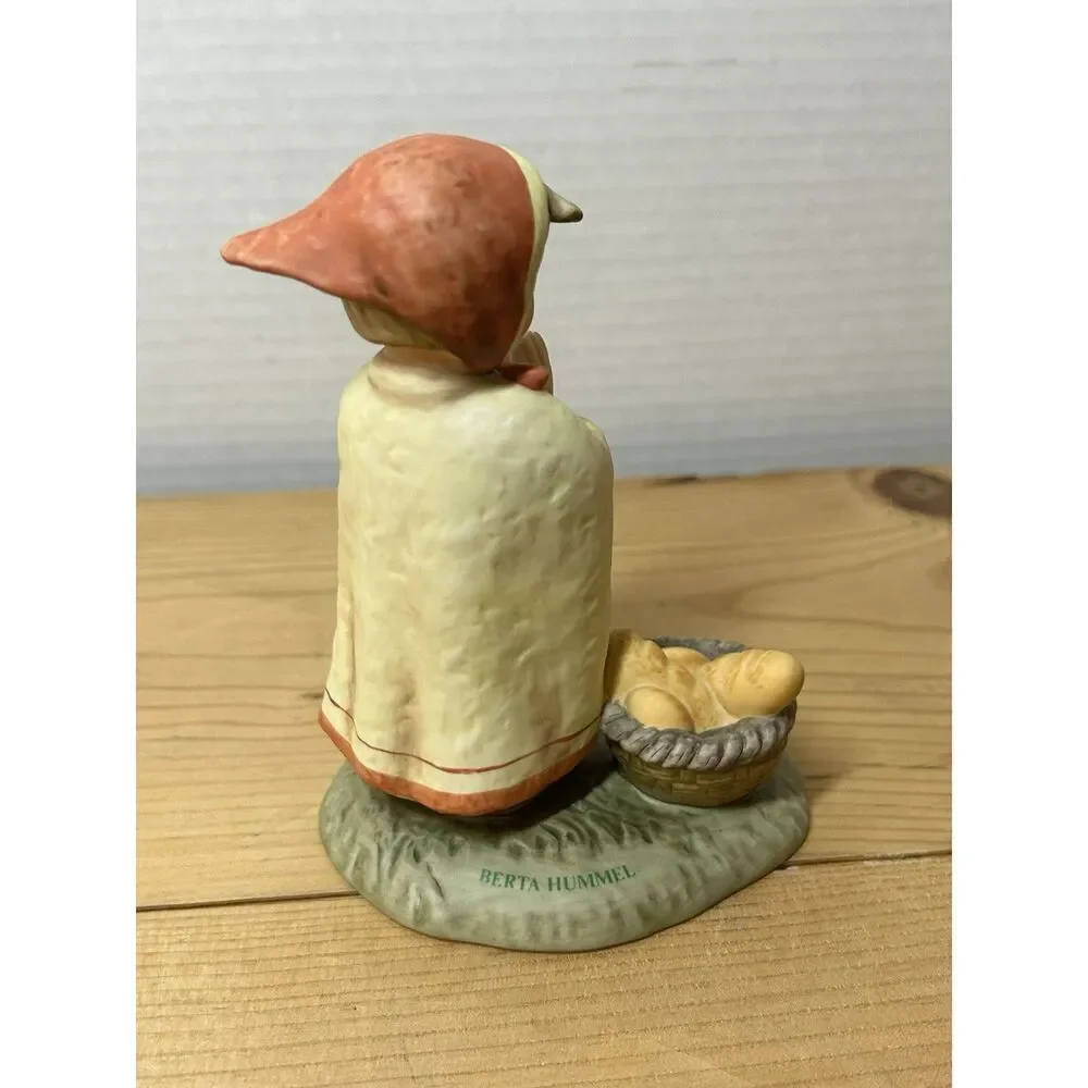 Berta Hummel Goebel Peasant Girl with Basket BH 26/P - 301236 - 1998